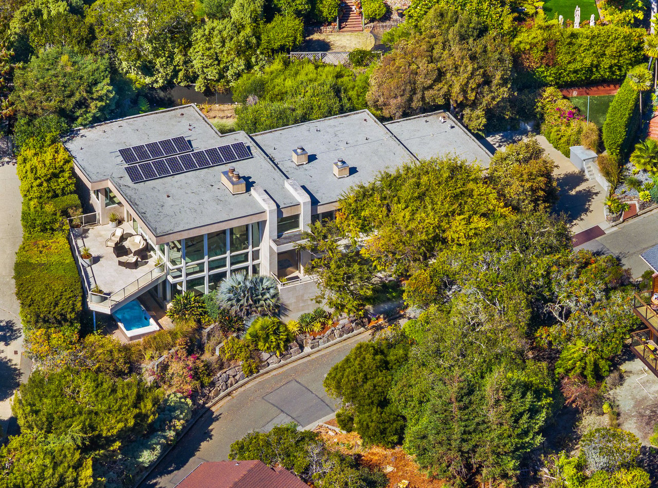 Dramatic Contemporary Architecture and Golden Gate Bridge Views