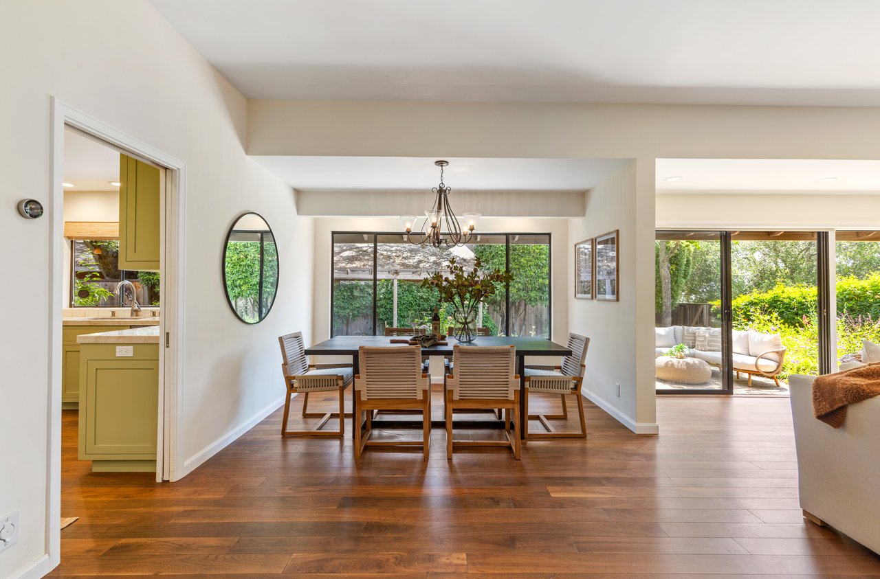 Inviting and Updated - Picturesque Grounds