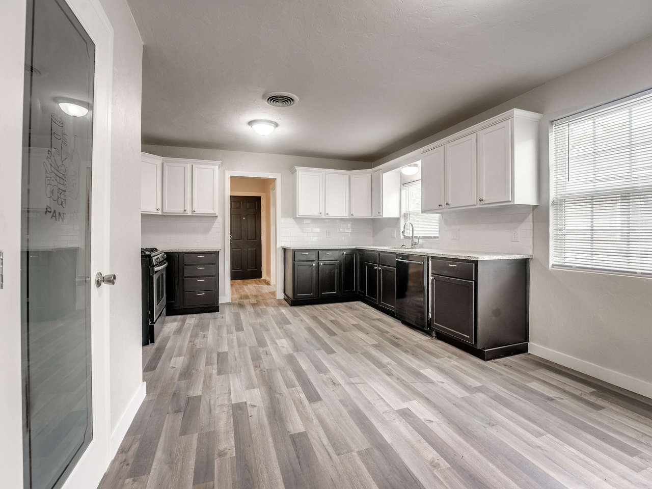 1810 N Park