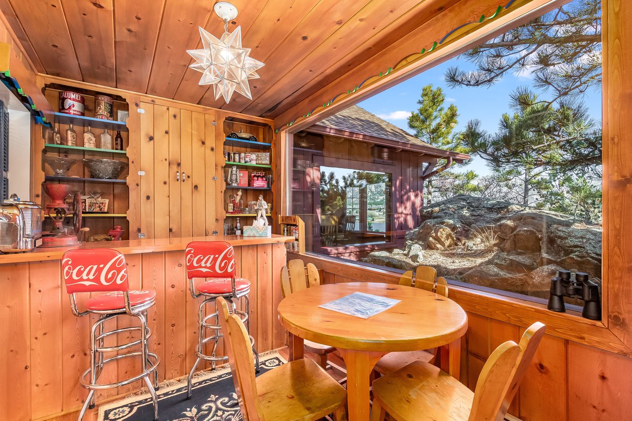 Historic Mall House Overlooking Lake Estes