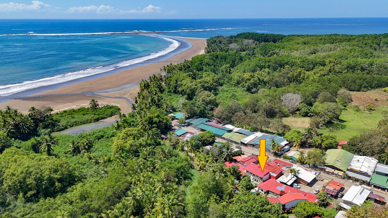 Fully equipped 4 Unit Apartment/Hotel complex 70 meters from the entrance to world-famous Marino Ballena National Park
