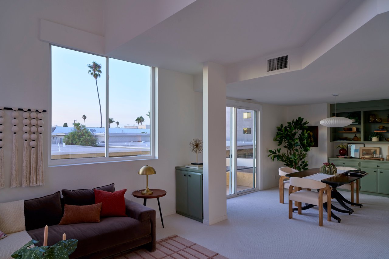 Rare Tri-Level Mar Vista Townhouse 