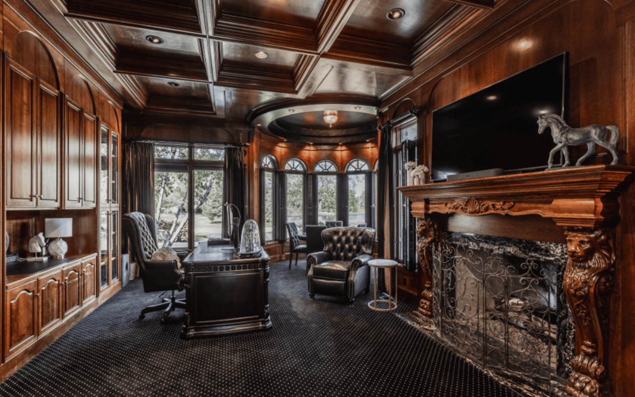 Luxury Homes for Sale in the Indy Area | October 2023