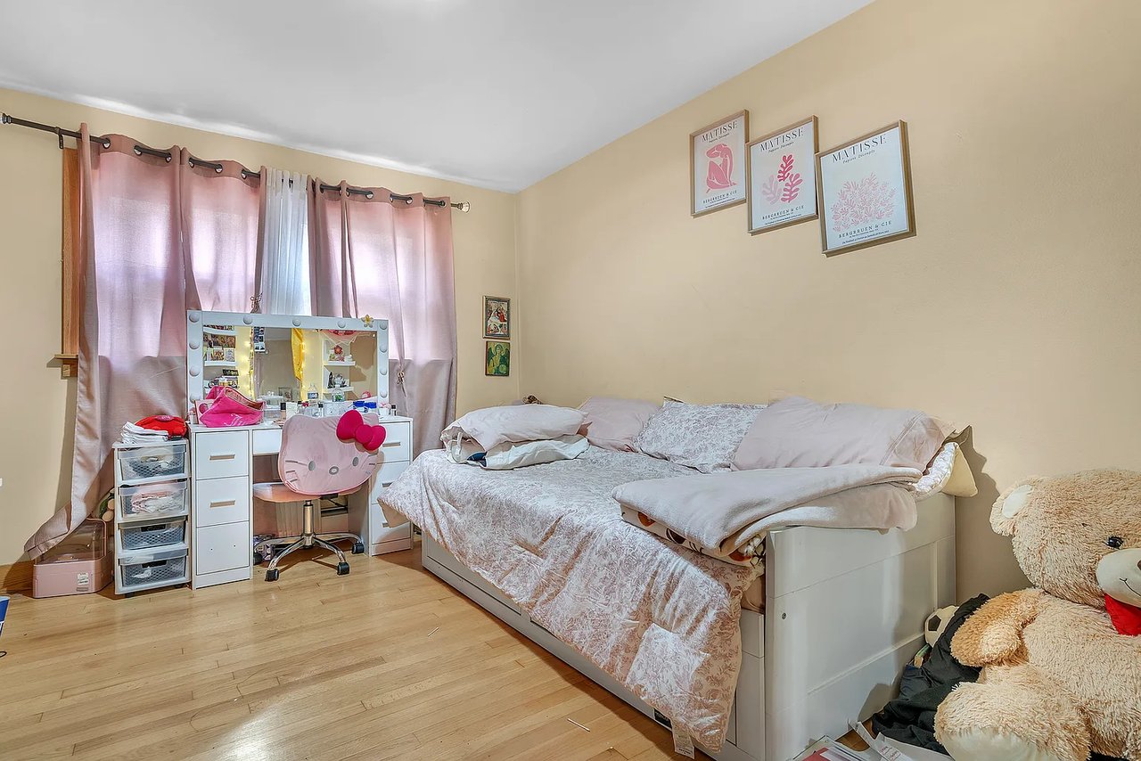 6048 W 79th Street, Burbank, IL