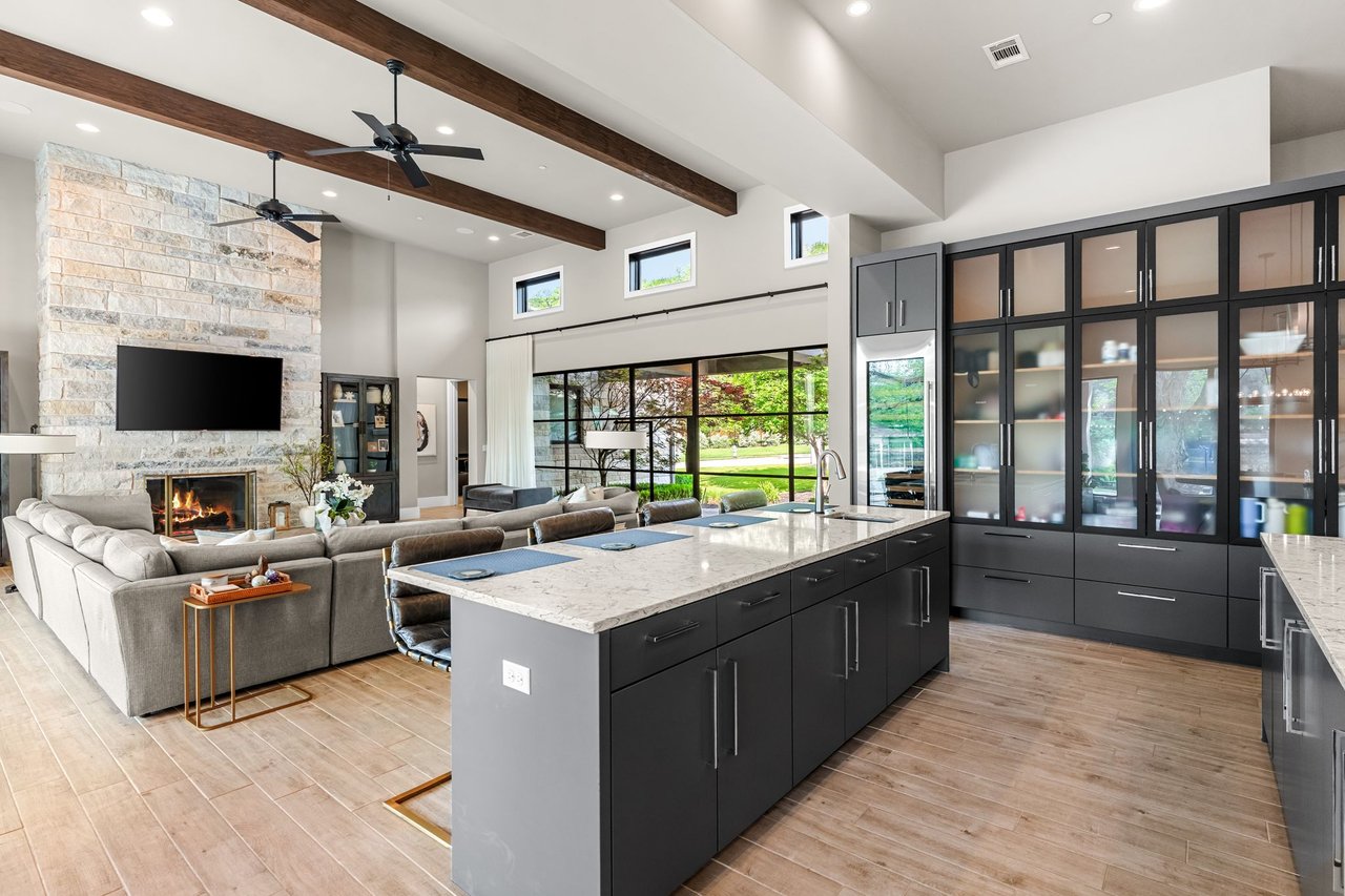 8508 Big View Drive