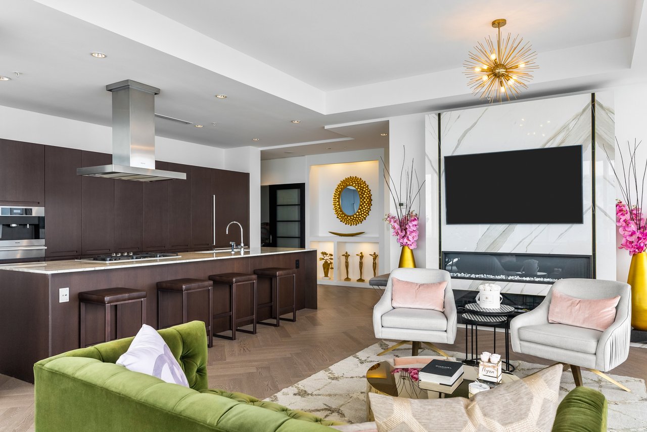 Suite 5804- 180 University Avenue