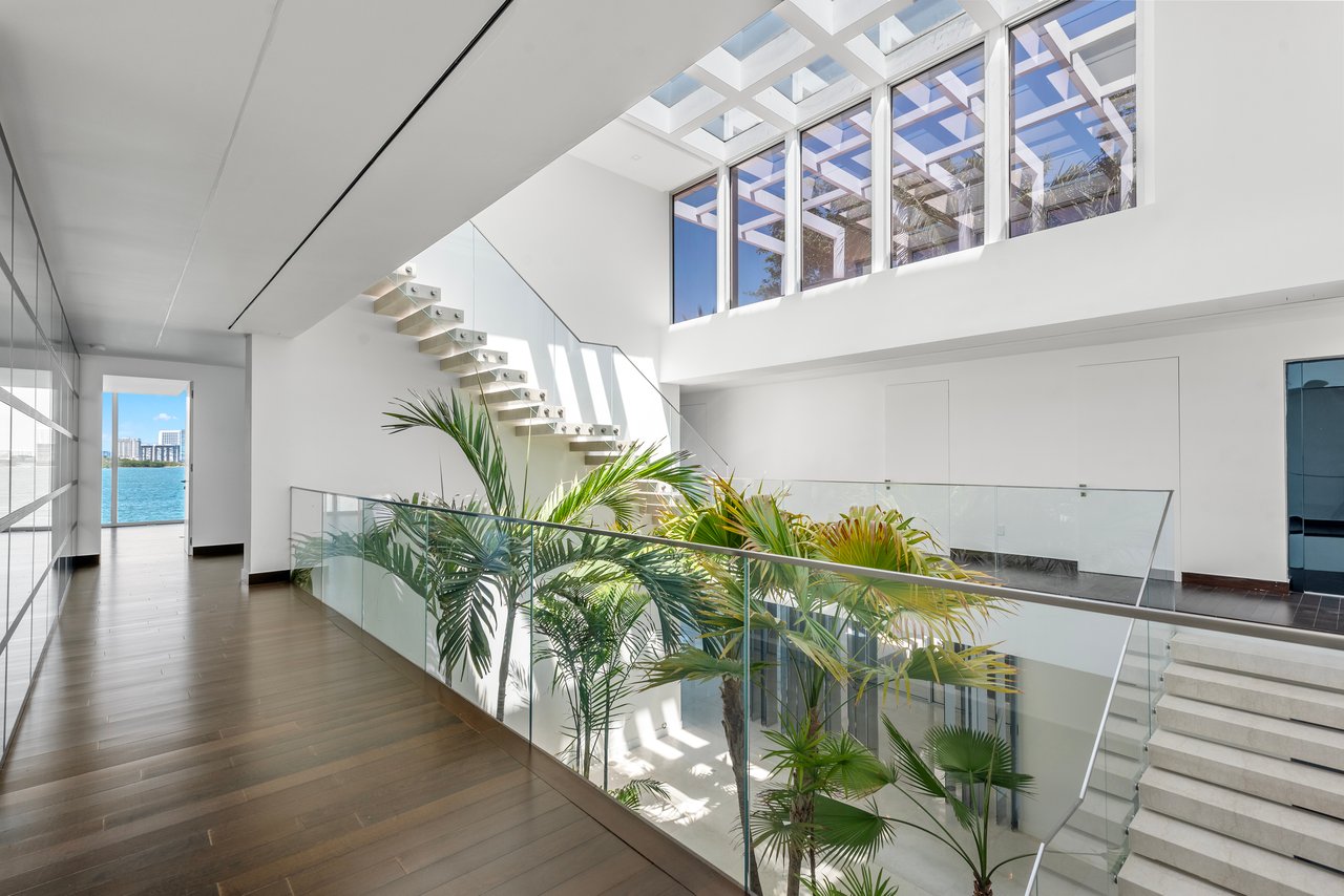 Mansion on N Venetian Way