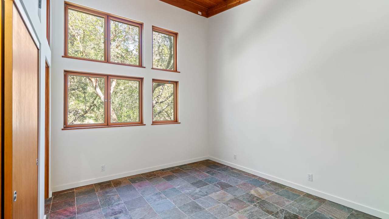 Leslie Creek Retreat