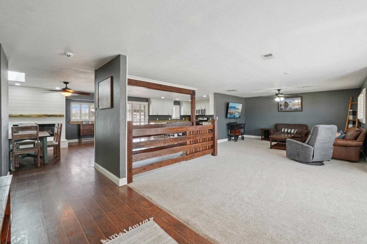 1003 W Camino Al Cielo Dr