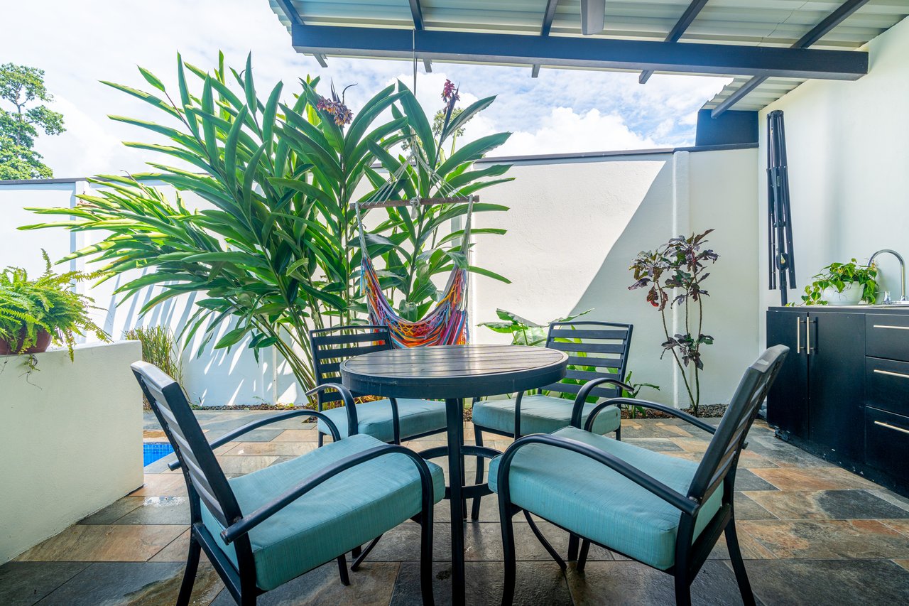 Modern 3 Bedroom Home - Walking distance to it all!