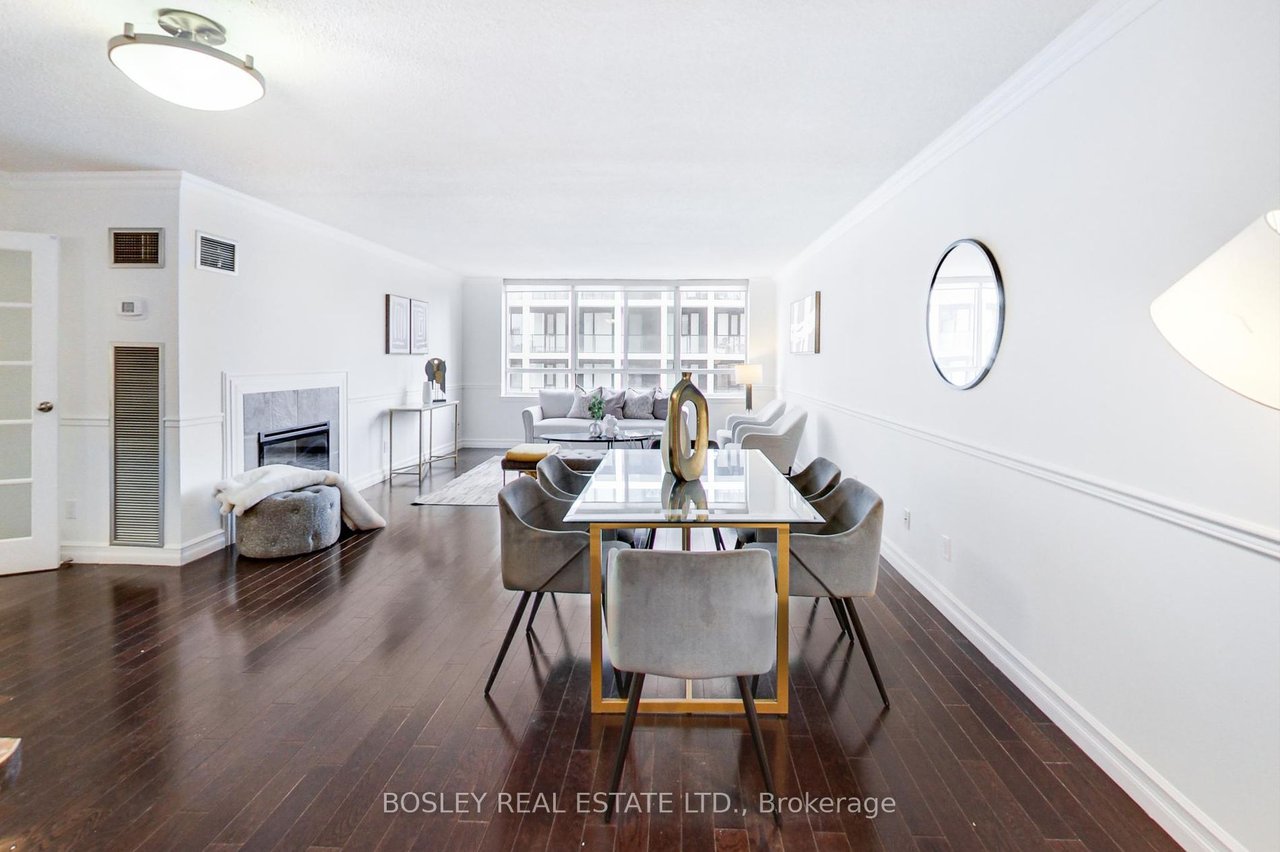 633 Bay St 2005