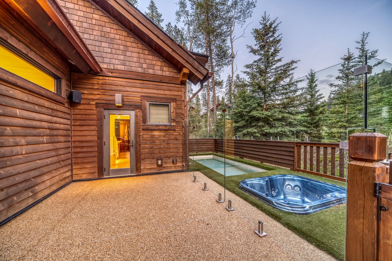 Refined Mountain Living at Cairns Landing