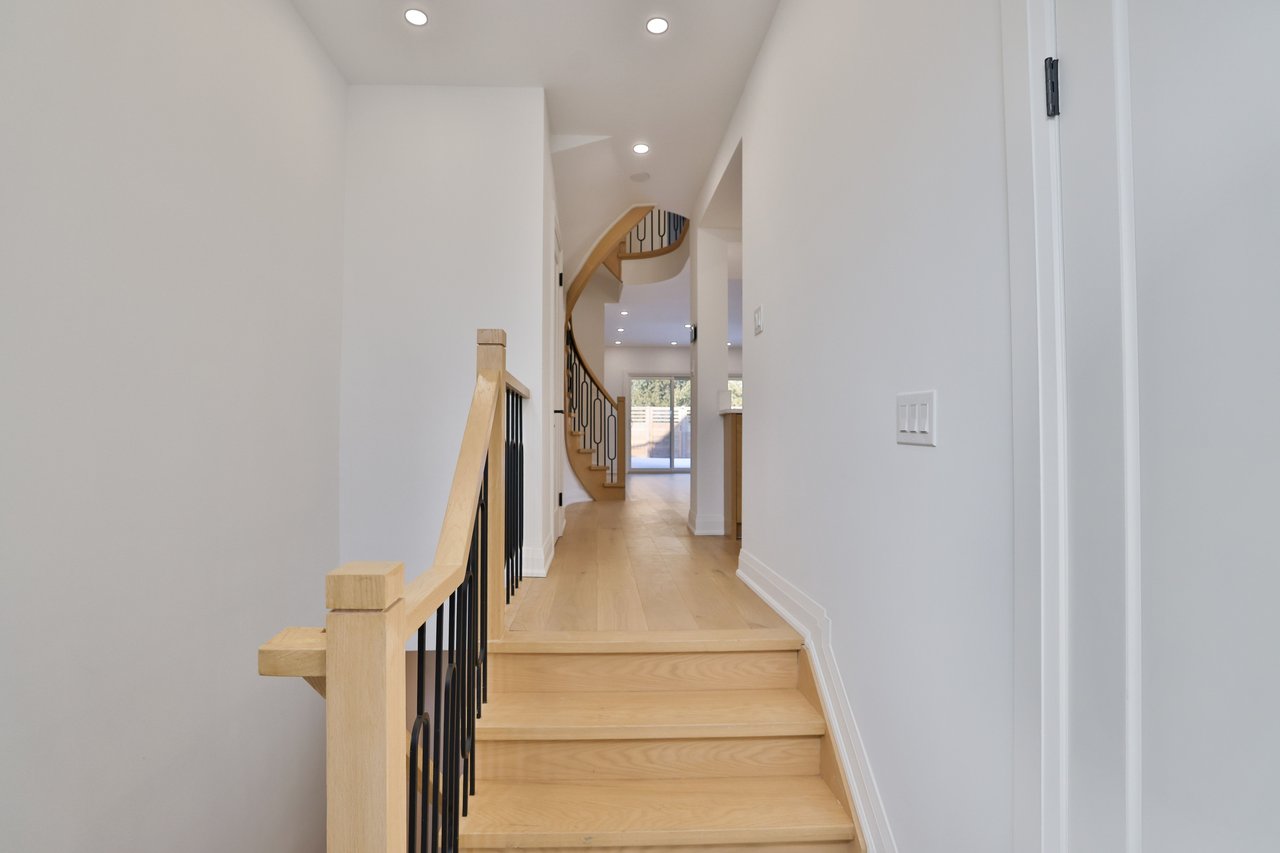 63 Tradewind Drive, Oakville