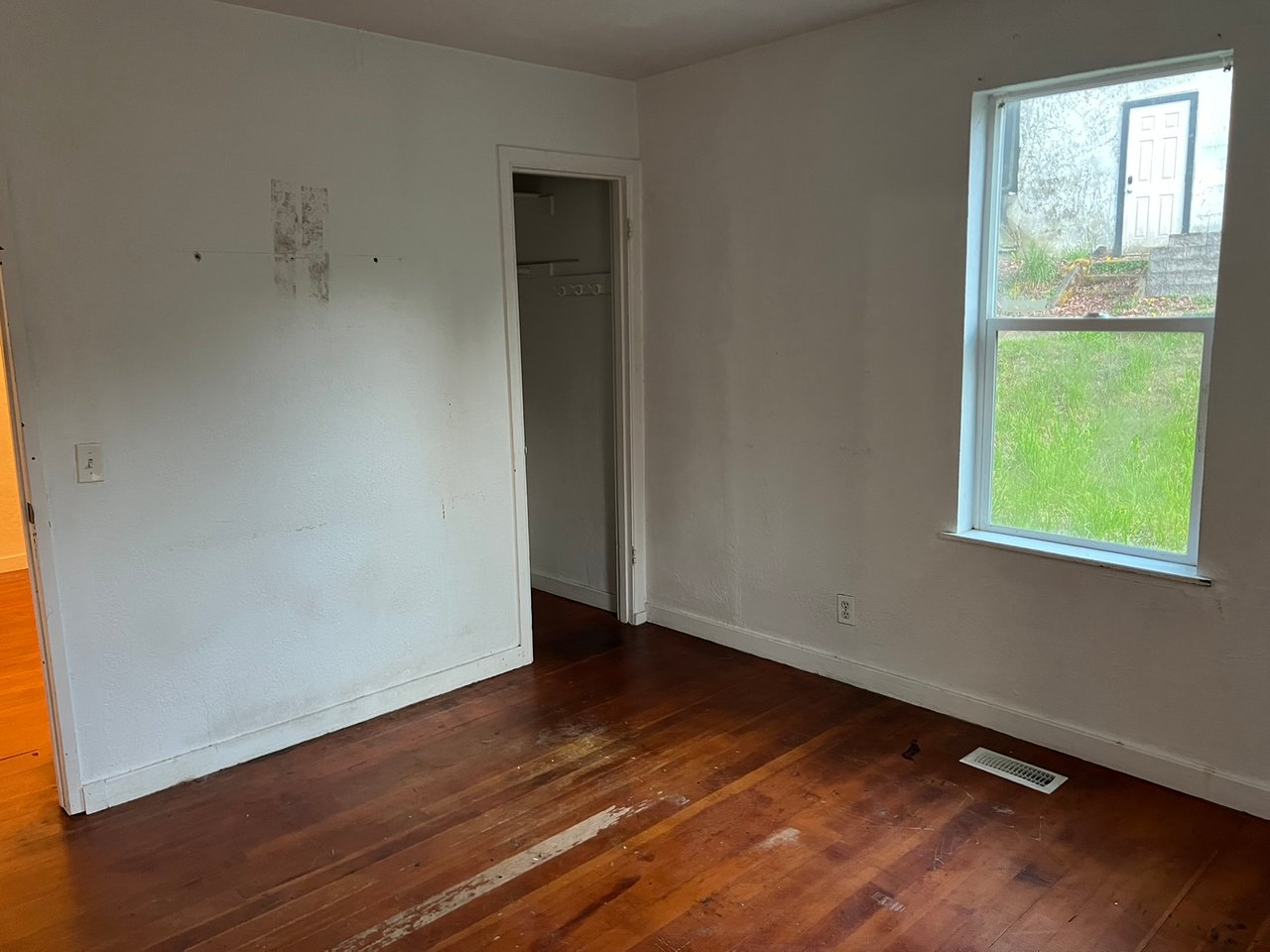 1329 Sherman Ave