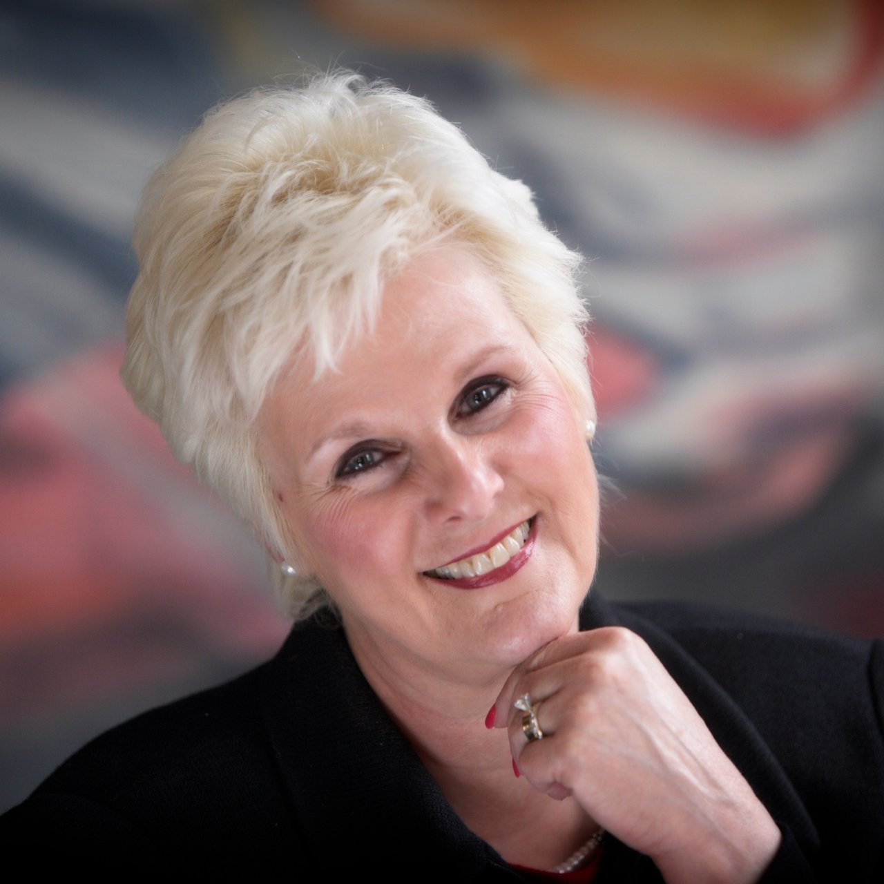 Carolyn Catton Peoria Heights, IL Real Estate Agent Headshot