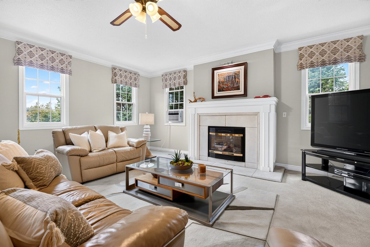 Executive Millcroft Townhome