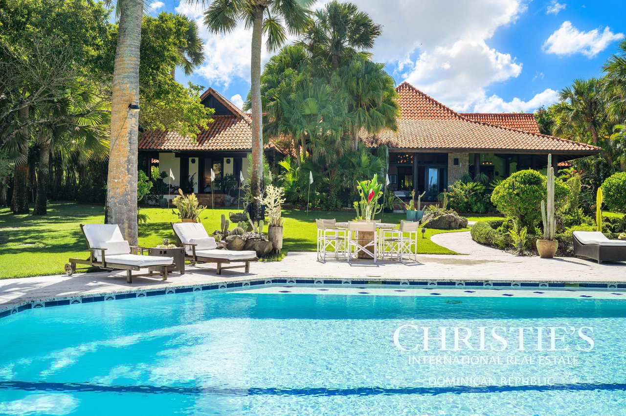 Villa Shangri-la – Caribbean Oceanfront Villa