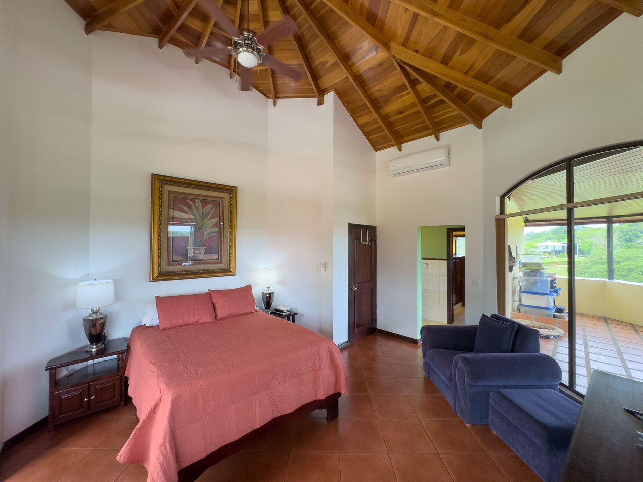 Tropical Estate in Gated Community near Quepos