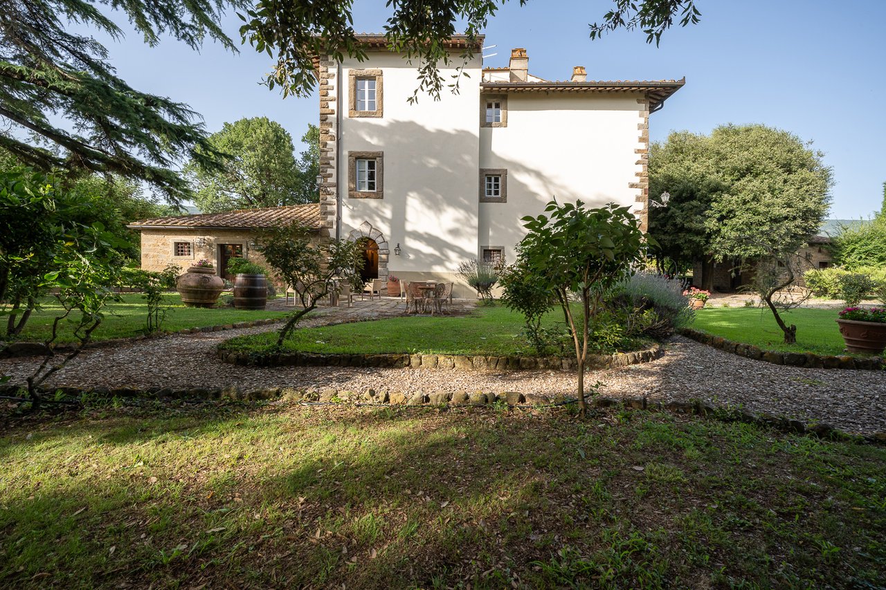 VILLA MECENATE