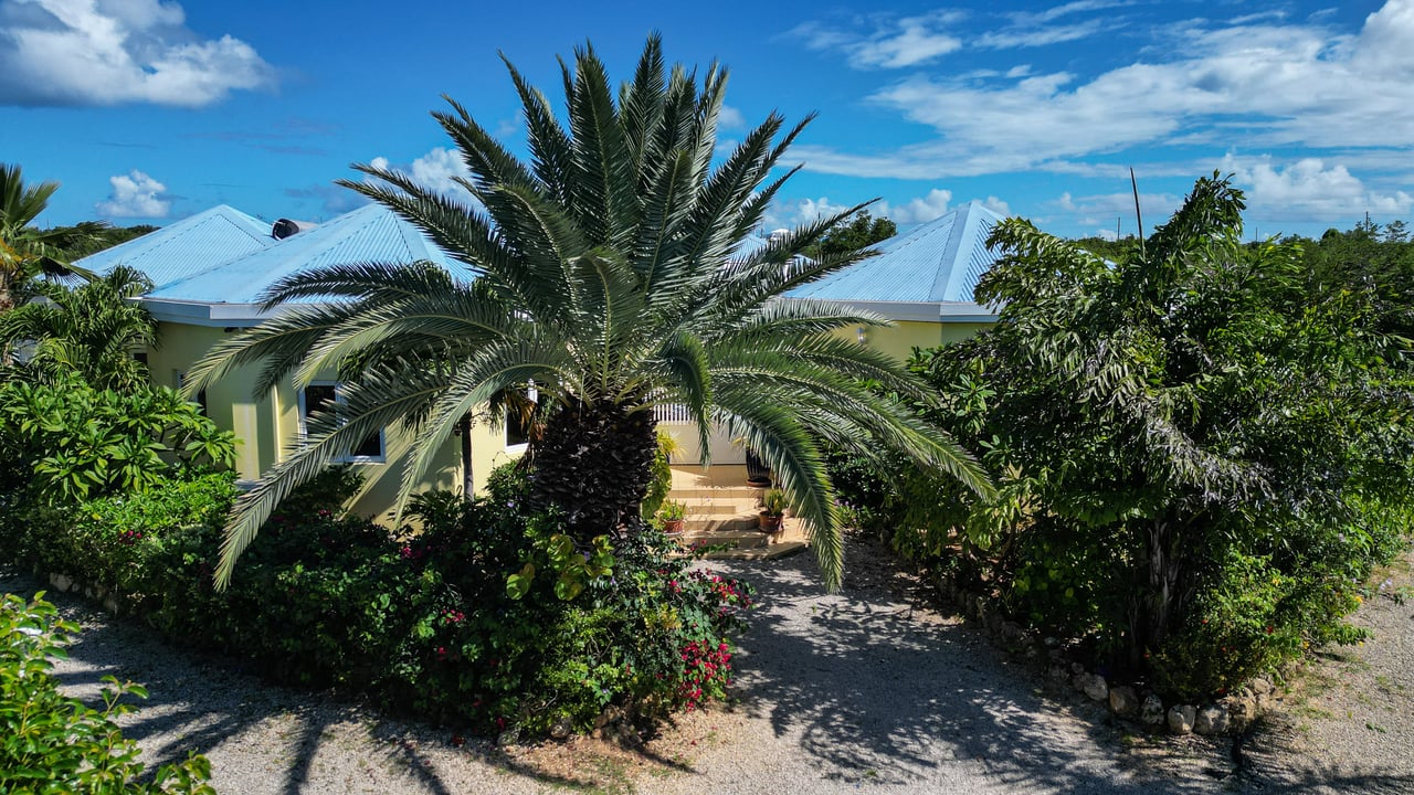 Octagon Villa West End