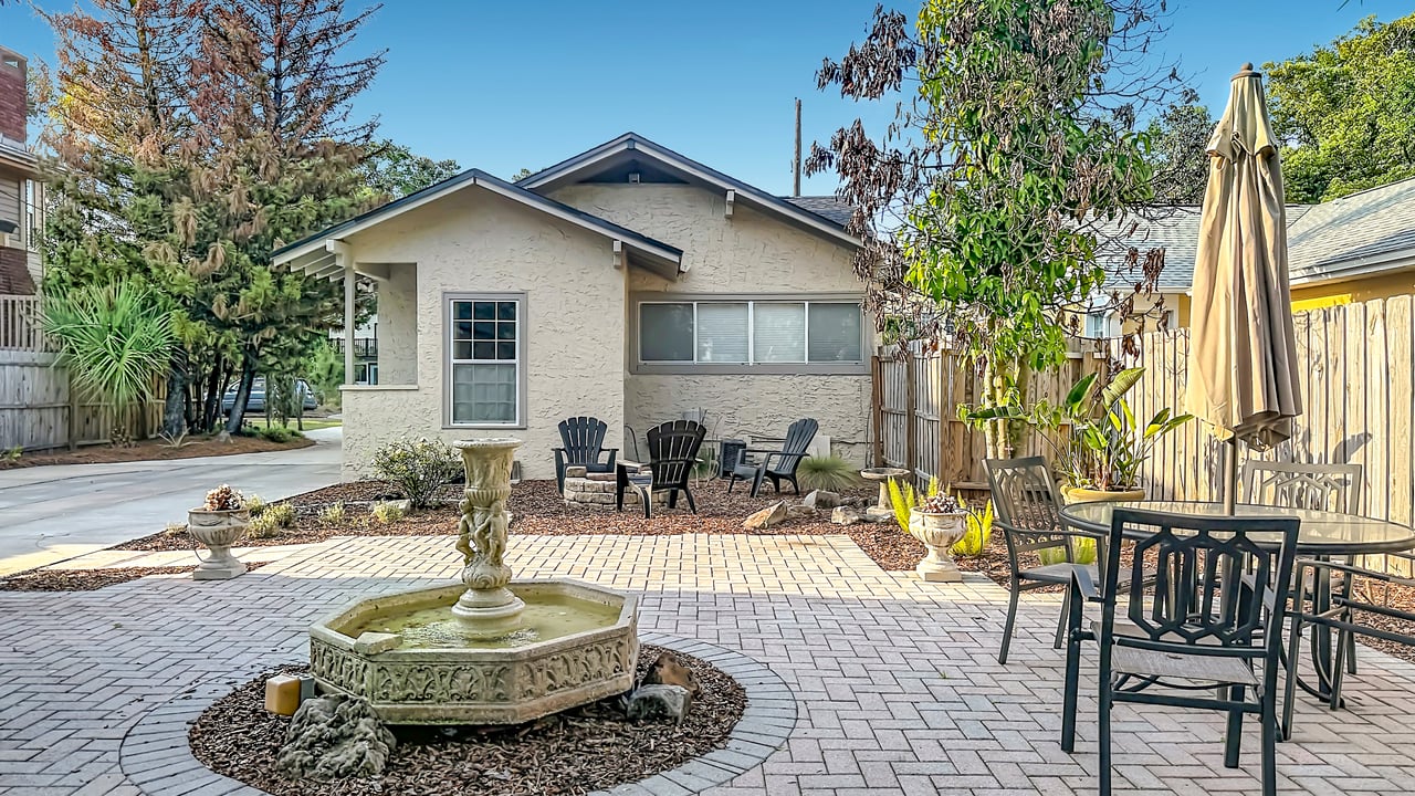 Charming 1925 Bungalow with Guesthouse in Orlando's Colonialtown