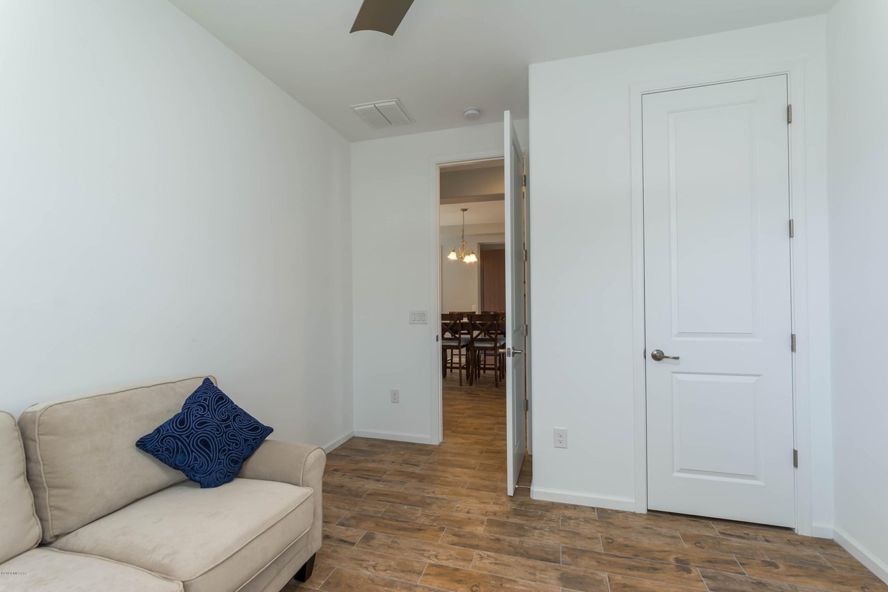 7250 W Secret Bluff Pass