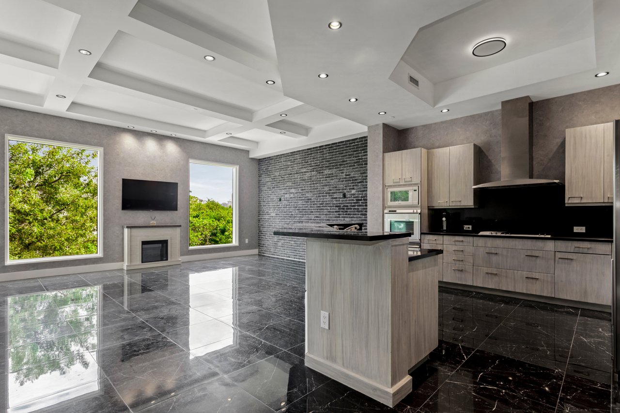 6000 Island Blvd # 203