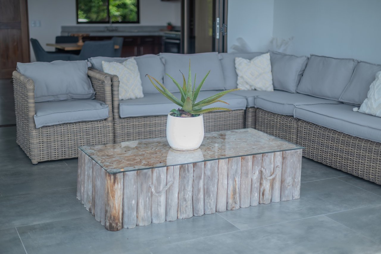 Casa Blanca – Ocean & Mountain View Home in Platanillo