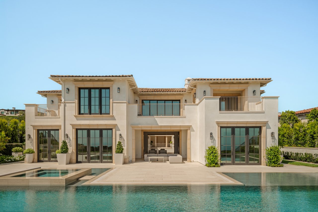 18 Swimmers Point, Newport  