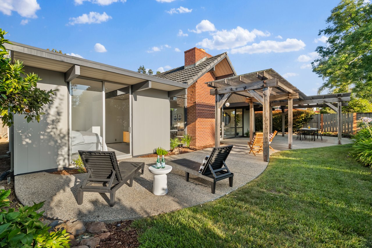 1339 Lennox Way