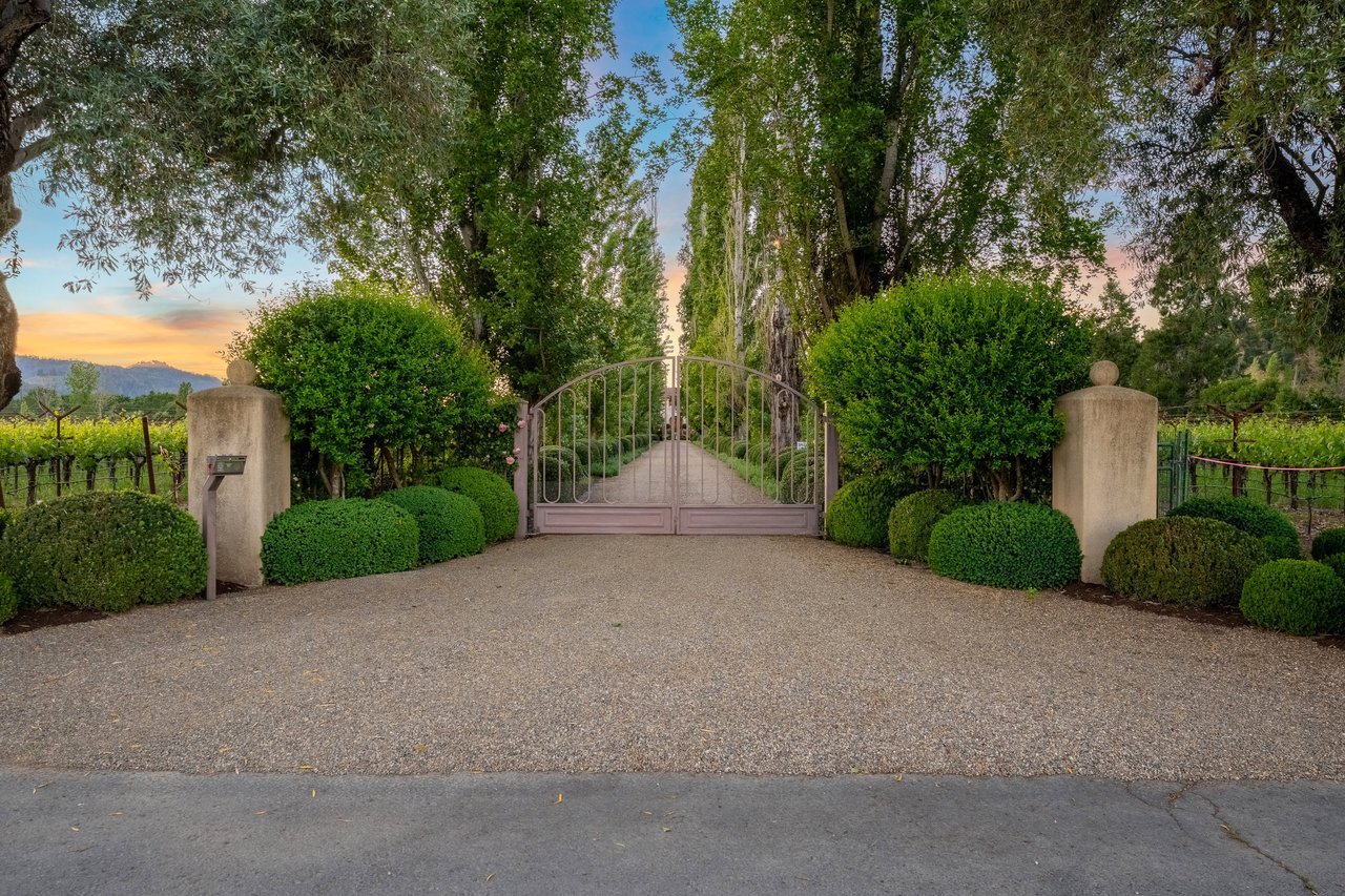 Mills Lane, St. Helena