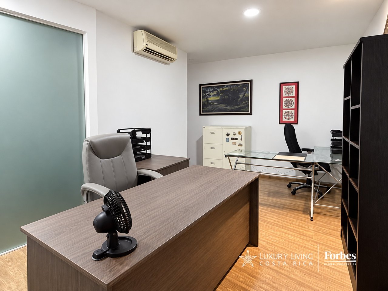 21574 - Sale of a building with an excellent location in Barrio Dent