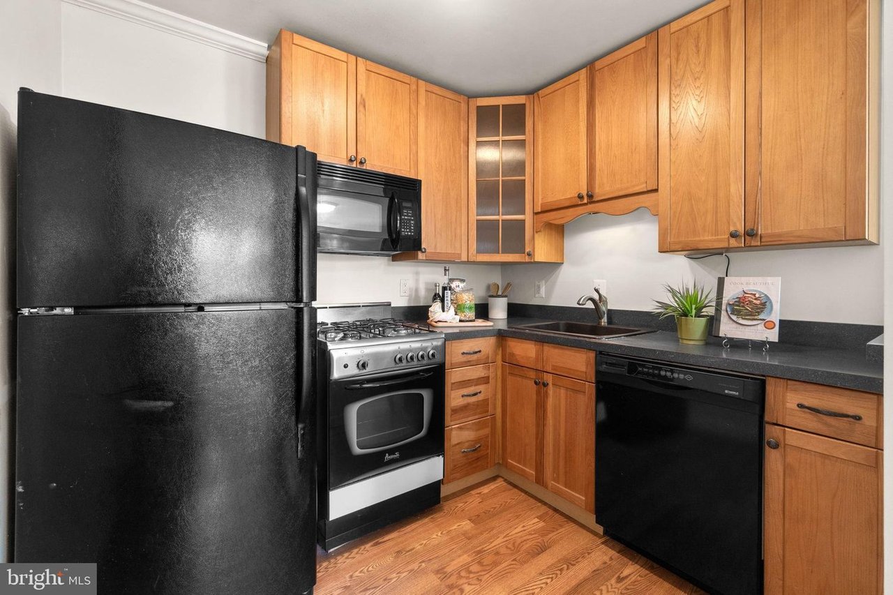 4555 MacArthur Blvd NW #214