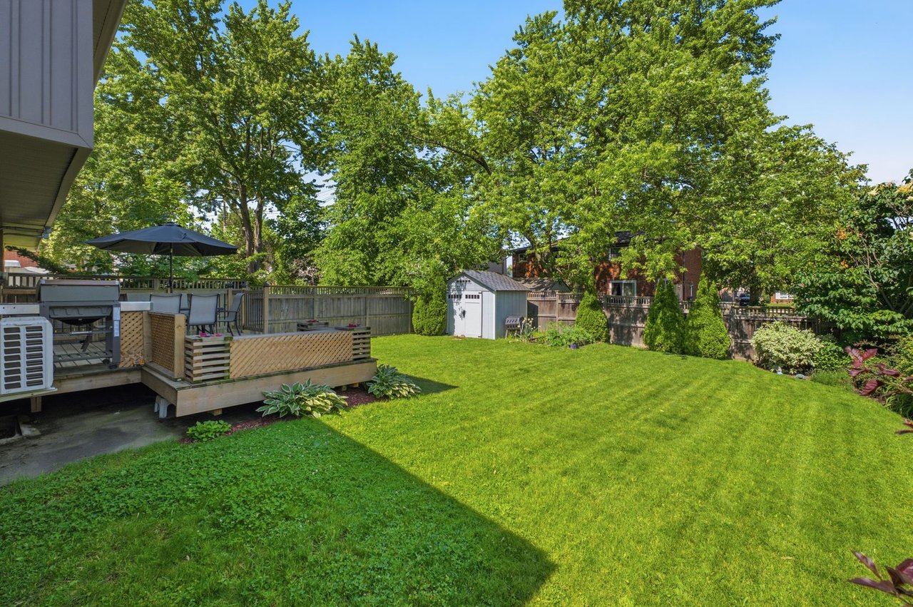 2 Wedgewood Ave