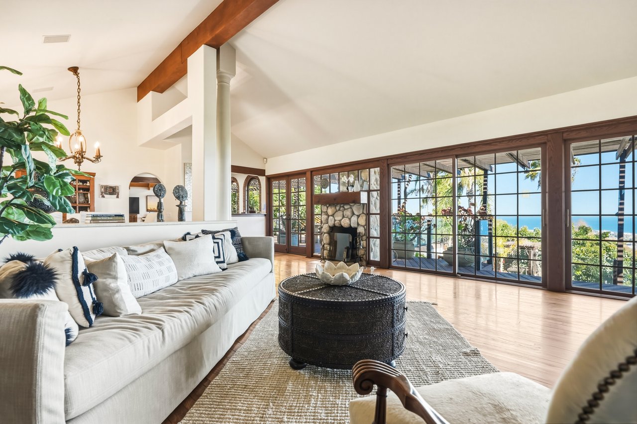 3400 Coast View Dr