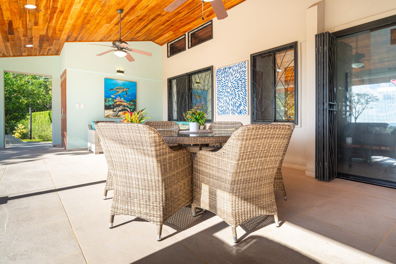Casa Sea Breeze- Spectacular Ocean-View Home and Guest Villa in Prime Ojochal Location