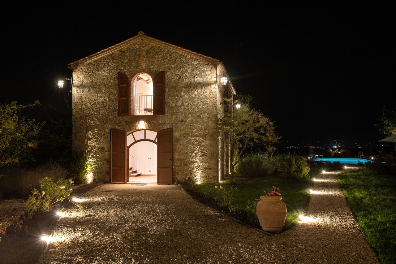 Country Luxury Home For Rent in Valdorcia