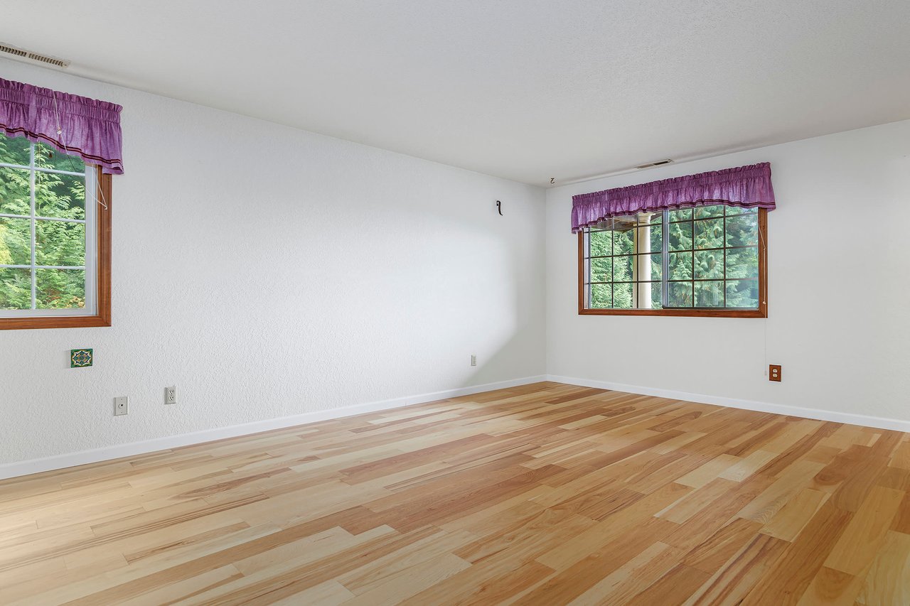 Upstairs, you'll discover a spacious and versatile bonus room, complete with its own bathroom. This room provides endless possibilities, from a home gym to a guest suite or a recreational area for family and friends.