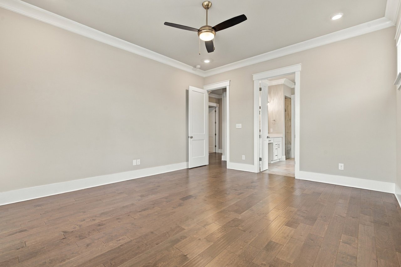 Craftsman Charm Meets Modern Luxury in Clift Farm