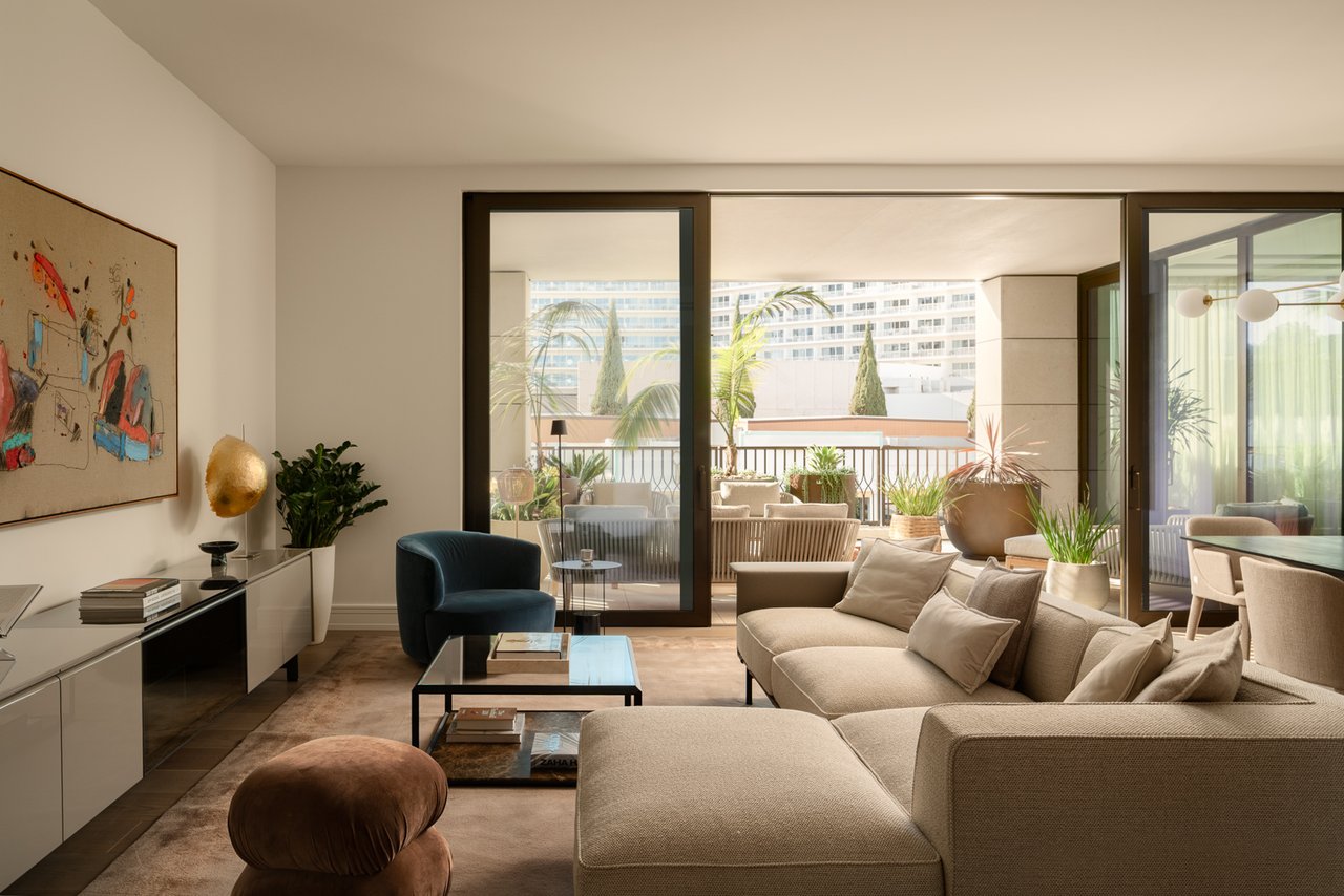 9900 S Santa Monica Blvd Unit: 2D