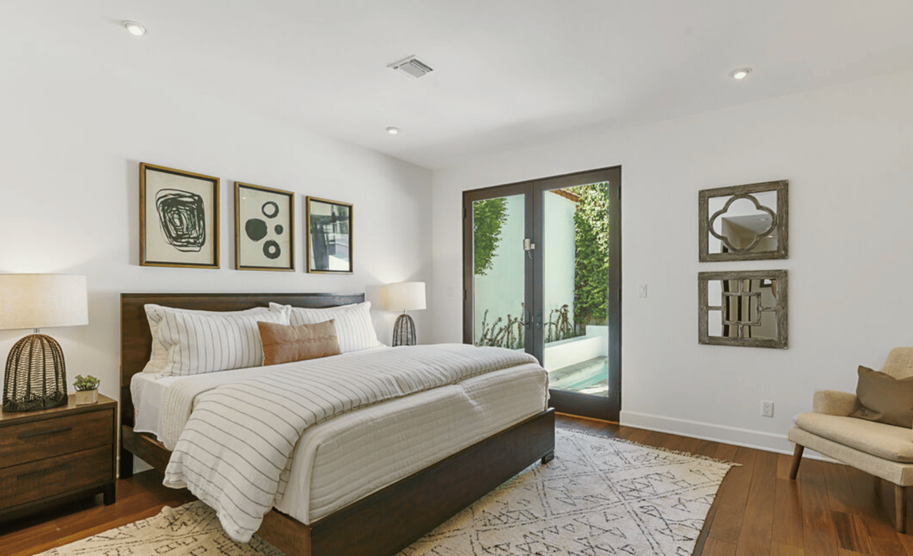 8843 Rosewood Ave, West Hollywood