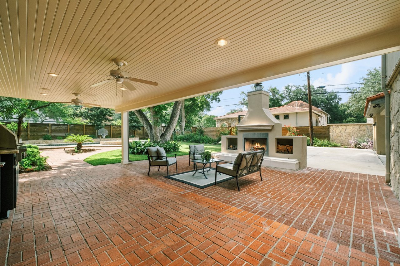 Luxury Property in Olmos Park