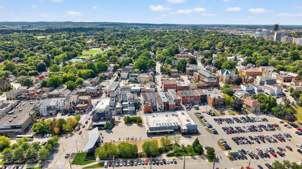 318 - 543 Timothy St, Newmarket