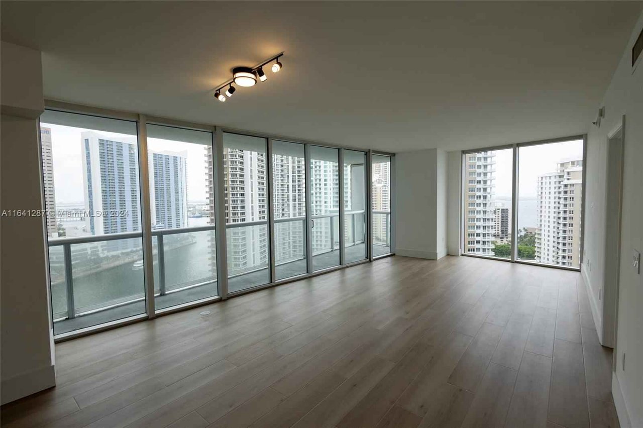 495 Brickell Ave Unit 2102