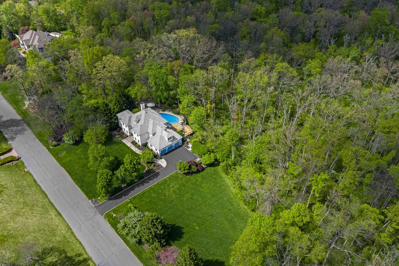 82 Woodman Ln