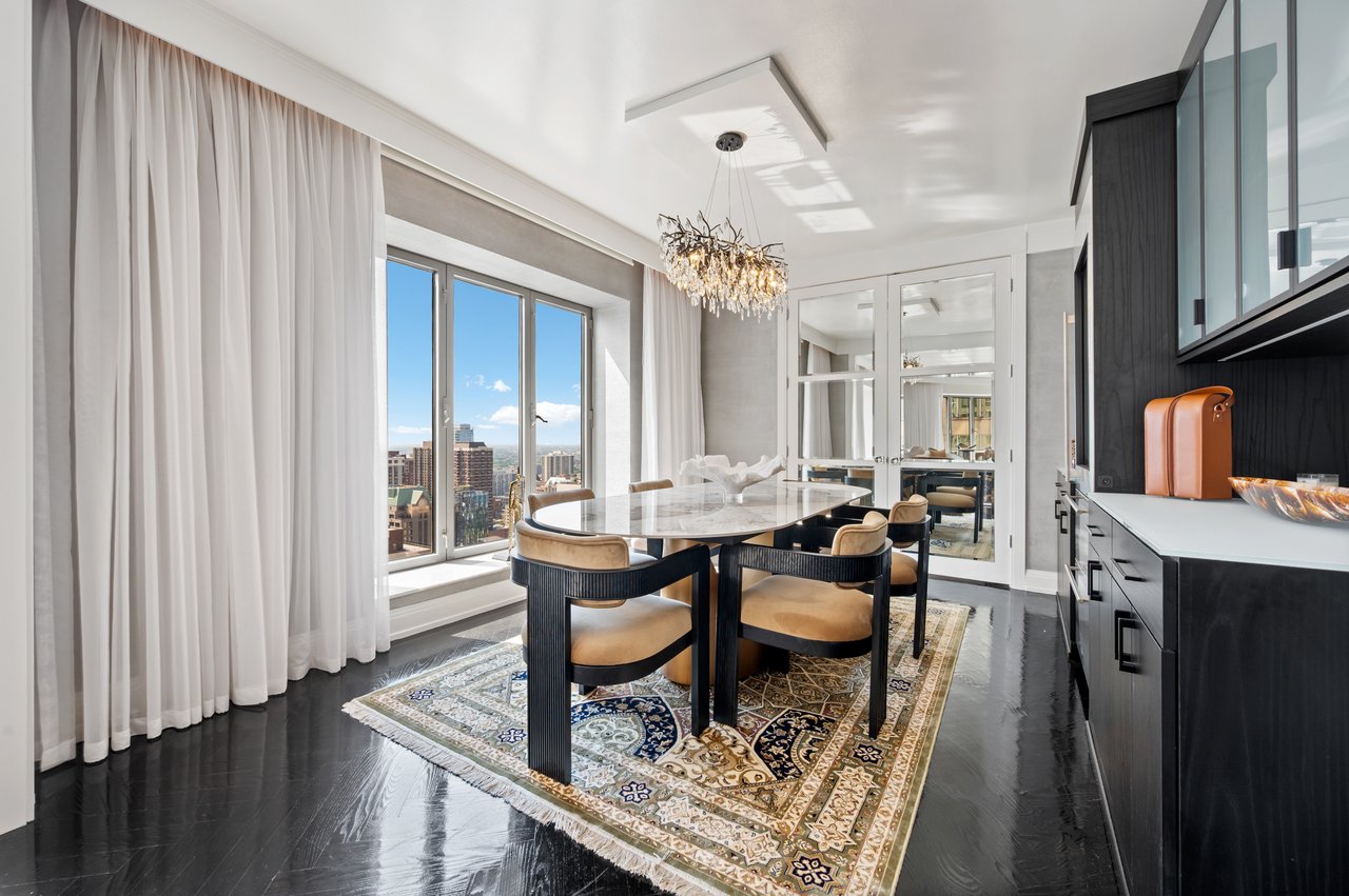 950 N Michigan Ave #2704