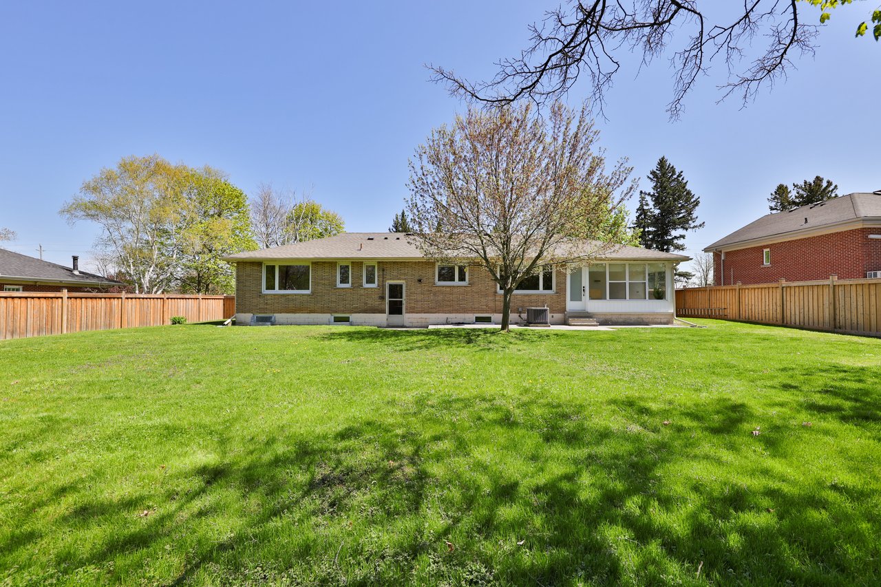 425 Plains Road W, Burlington