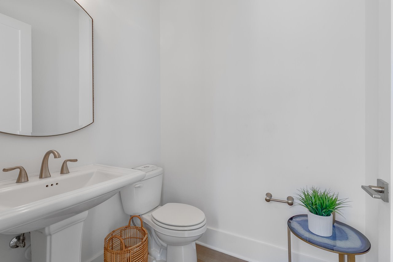 8201 River Rd, Bethesda, MD 20817
