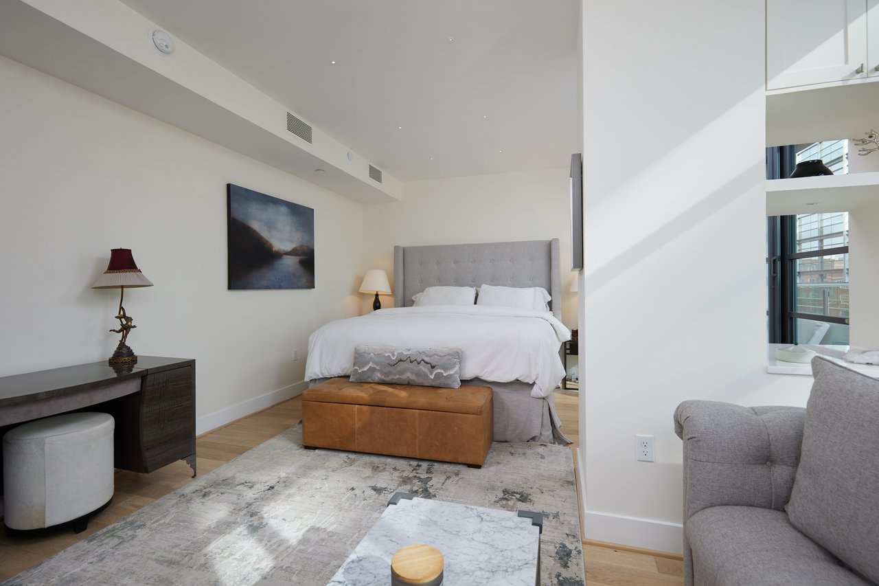 45 Sutton Square SW #306