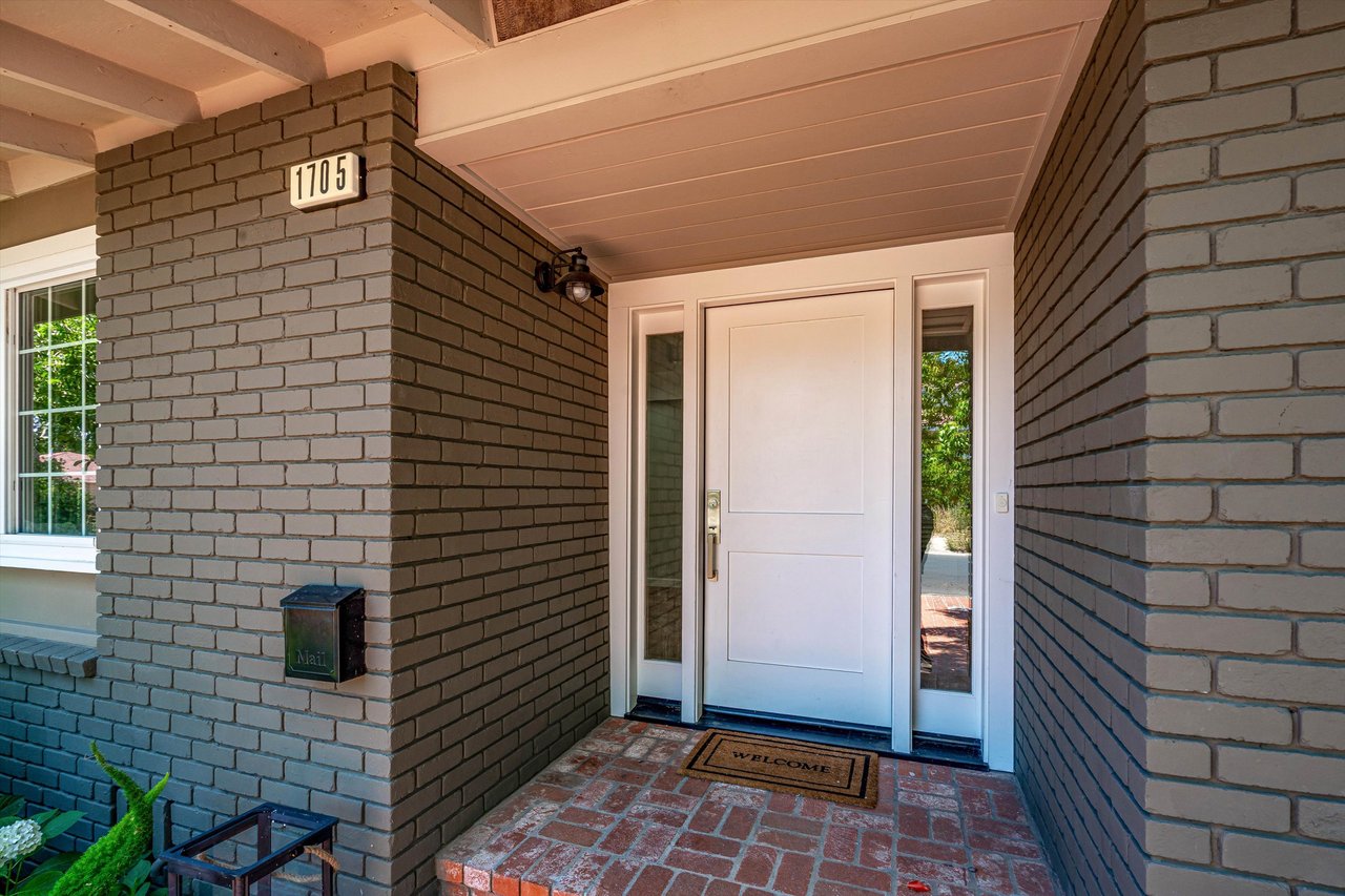 Impeccable Calistoga Home